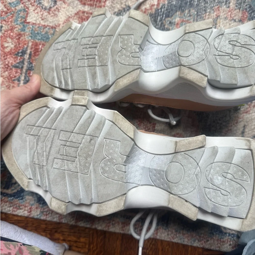 Sorel Gray Sneakers with Tan leather Accents kinetic ™ - Picture 5 of 5